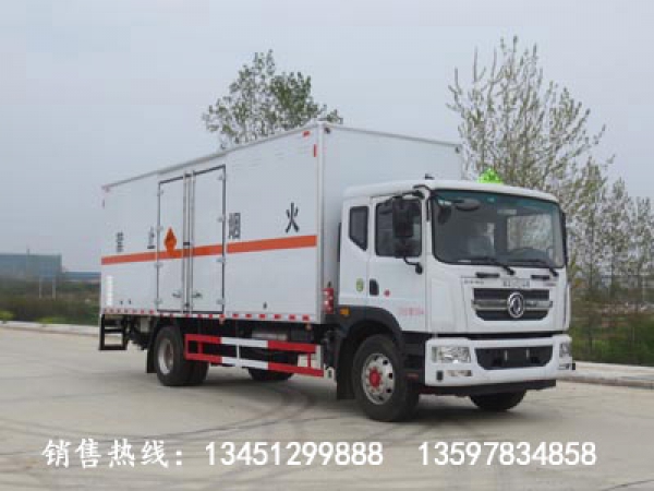 東風(fēng)D9爆破器材運(yùn)輸車(chē)(帶液壓尾板)