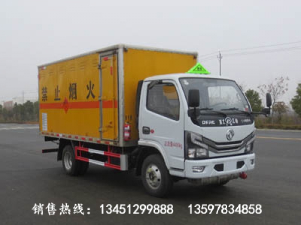 東風(fēng)易燃液體廂式運(yùn)輸車(chē)(藍(lán)牌國(guó)六)