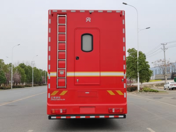 重汽汕德卡應(yīng)急保障消防車(宿營)